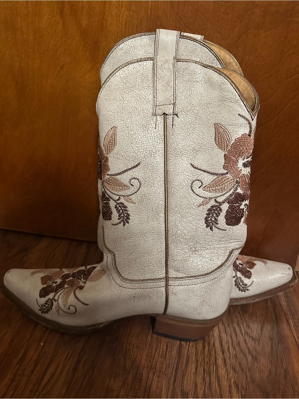 Shyanne White Western boots  with Brown Floral Embroidery